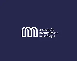 Logo of Associação Portuguesa de Museologia (APOM) Panteão Nacional